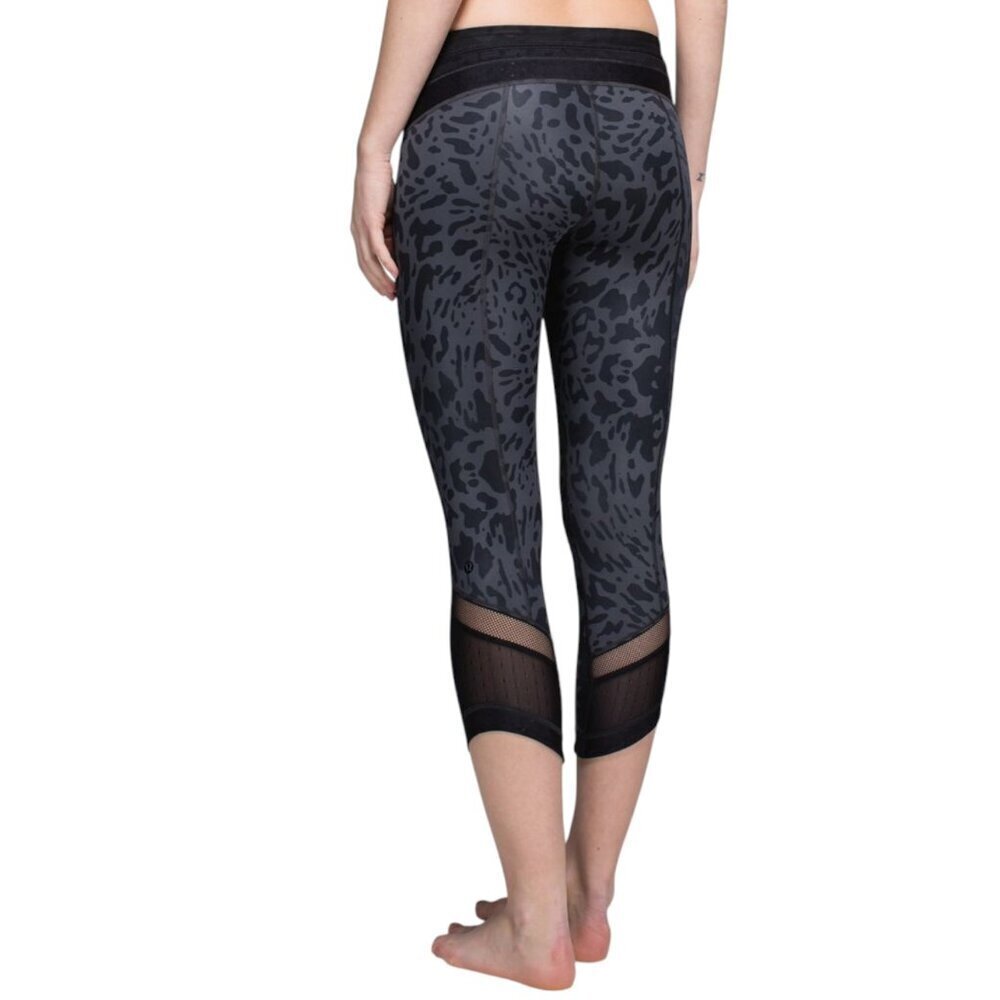 LULULEMON Just Breathe Crop leggings Animal Swirl Deep Coal Light / Black size 6
